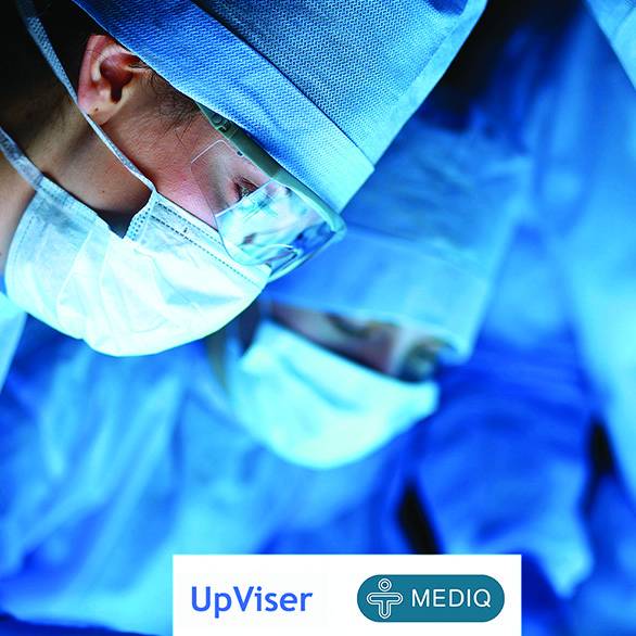 Arstid kirurgiliste maskidega